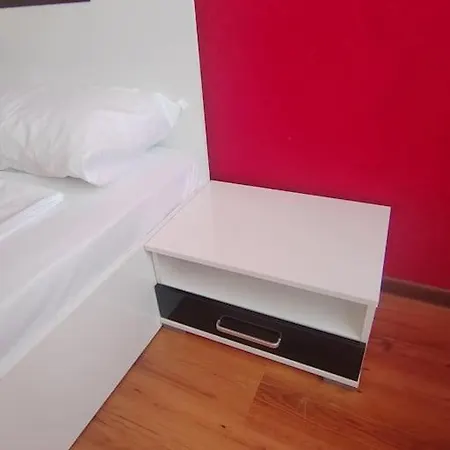 Red - In - And Forest Apartment Varna